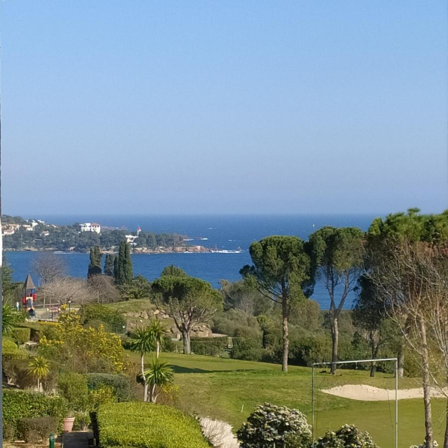 Studio 4P Vue Mer Calme Cap Esterel Saint-Raphael  Exterior photo